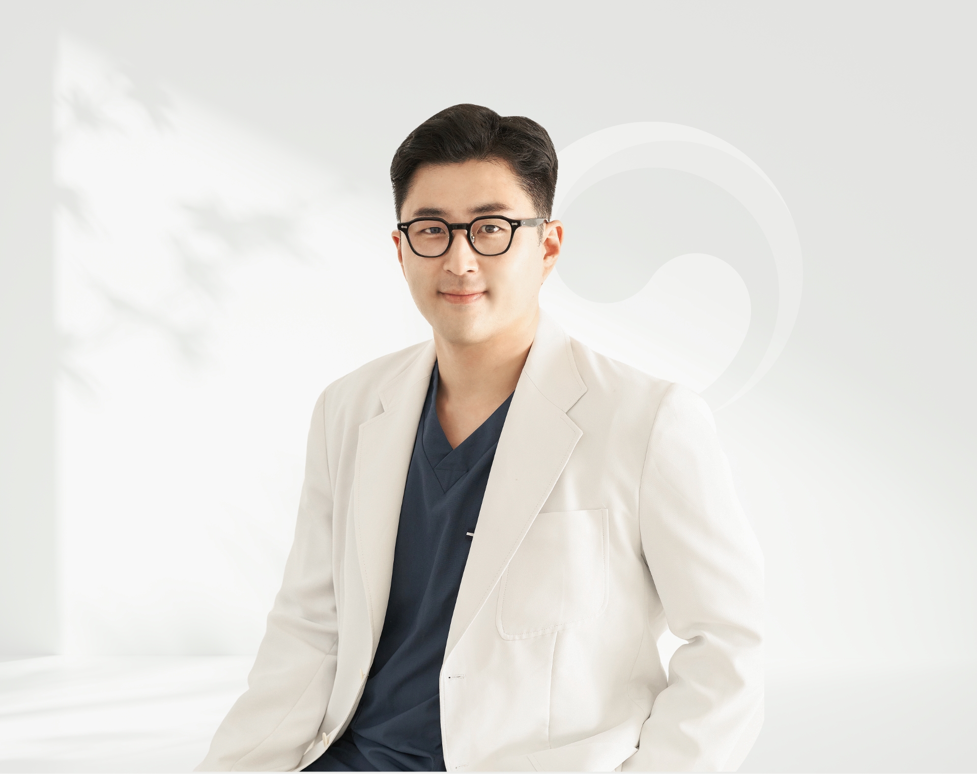 김 영 관
